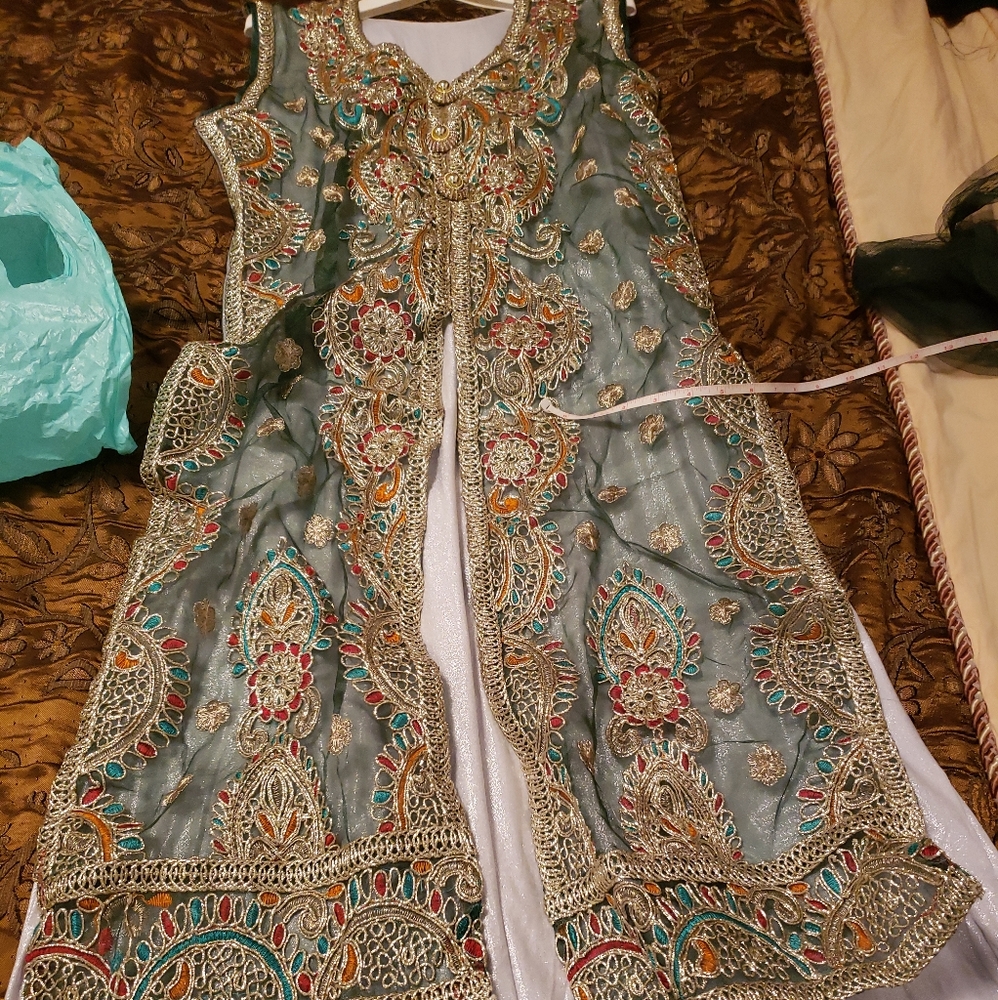 Indian salwar kameez